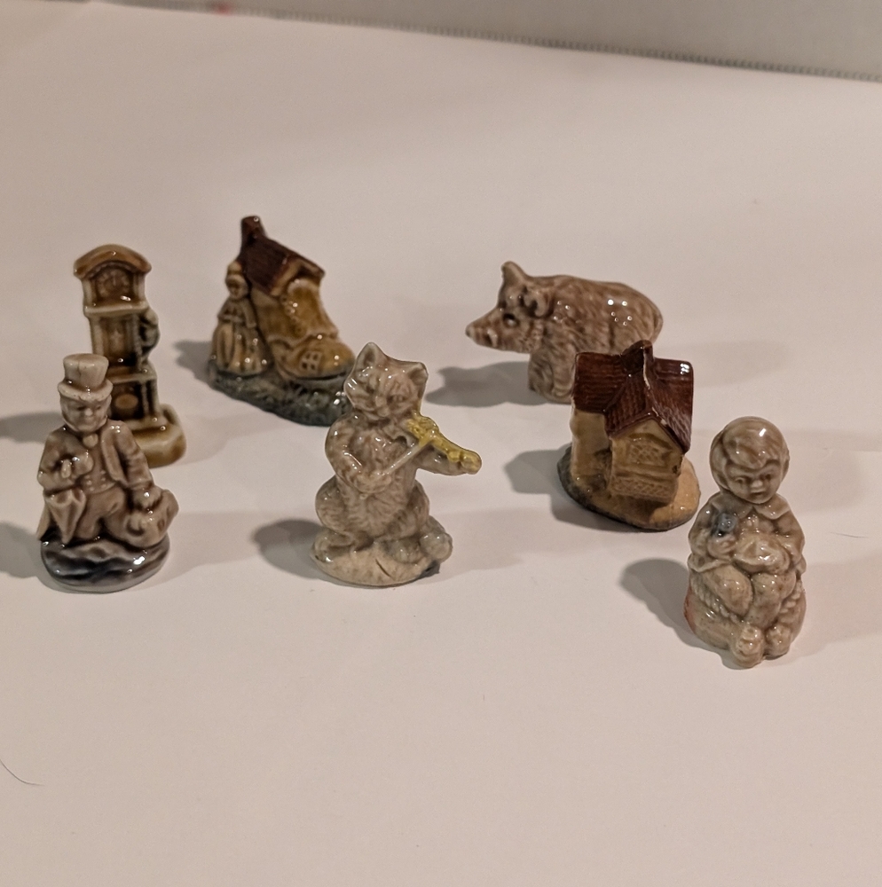 7 Vintage Wade Red Rose Tea Ceramic Animal Figurine